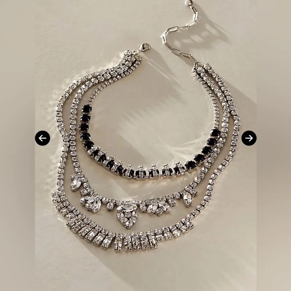 🦋Free People Layered Necklace - Picture 2 of 9